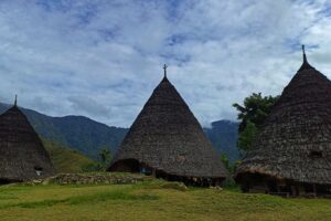 Desa Wae Rebo: Destinasi Impian di Flores untuk Petualang dan Pecinta Budaya