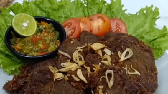 Exploring the Flavors of Gepuk Sapi and Sambal Dadak: A Culinary Journey Through Sunda