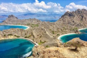 Labuan Bajo: Tujuan Wisata Eksotis yang Menawarkan Pengalaman Petualangan Unik