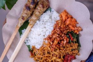 The Global Culinary Phenomenon of Nasi Campur: A Journey Through Southeast Asian Flavors